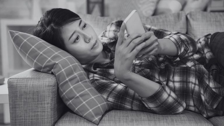 Miriam Urbano - El blog de la Felicidad Digital - Nomofobia, adiccion al móvil