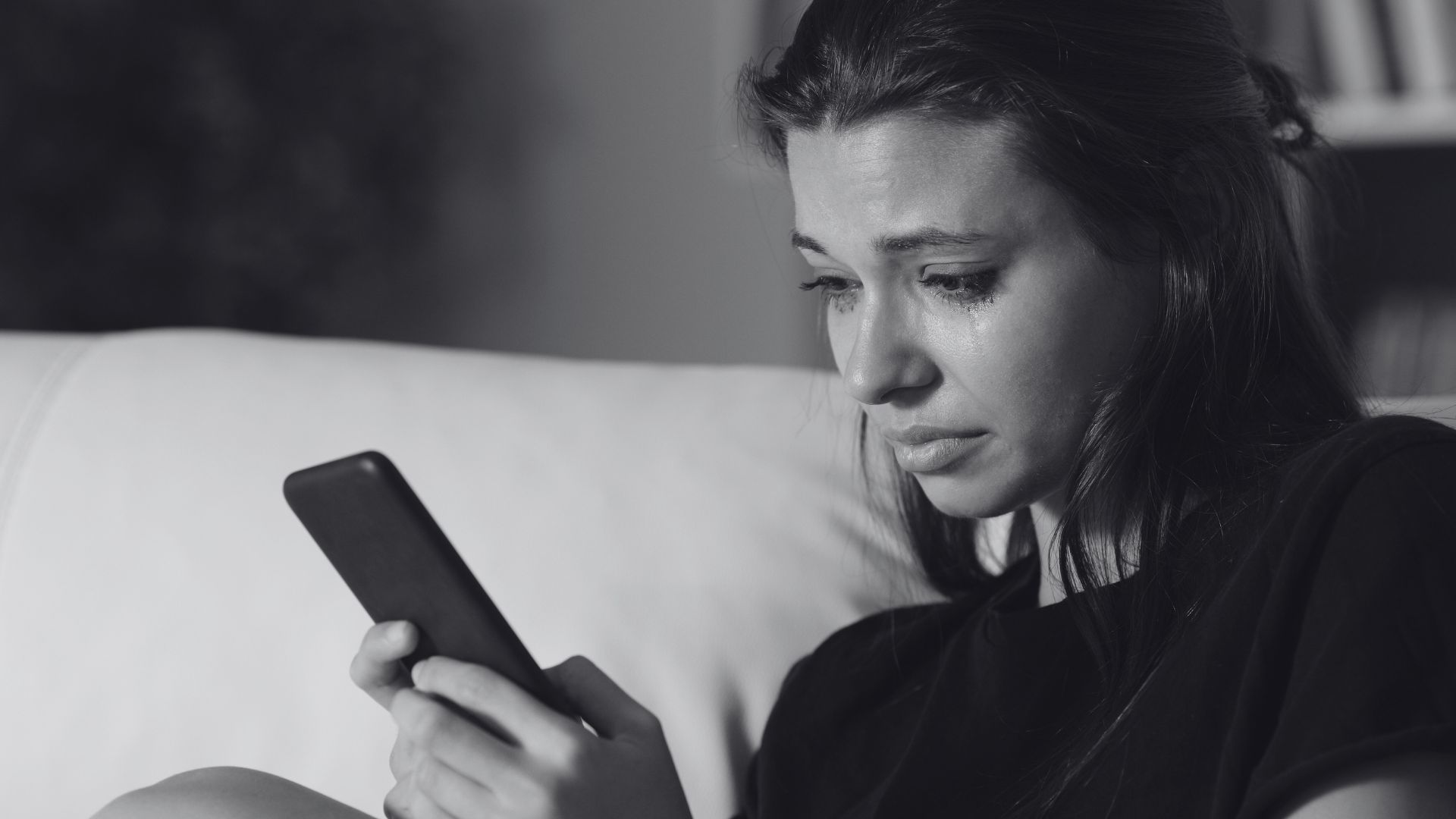 Diccionario de la Felicidad Digital - Miriam Urbano - Bienestar digital - Ciberacoso