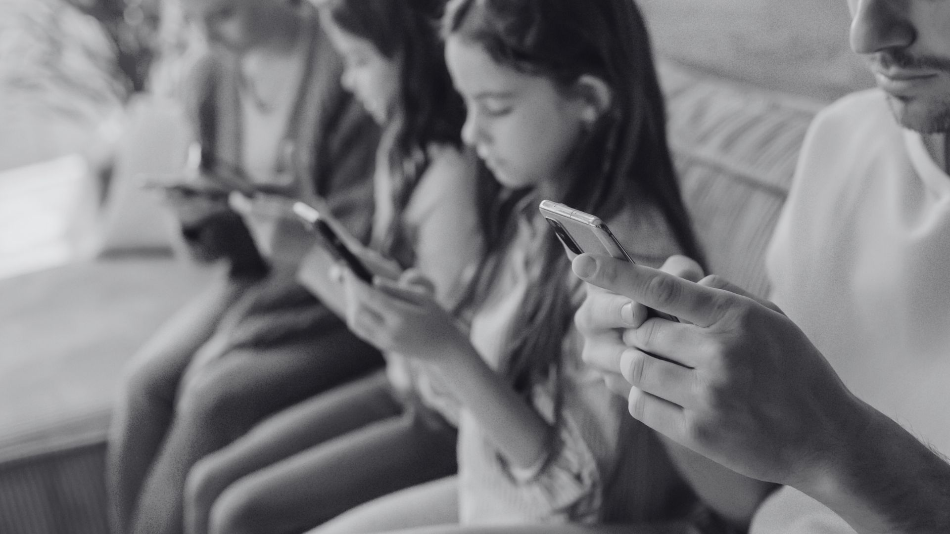 Diccionario de la Felicidad Digital - Miriam Urbano - Bienestar digital - FOMO