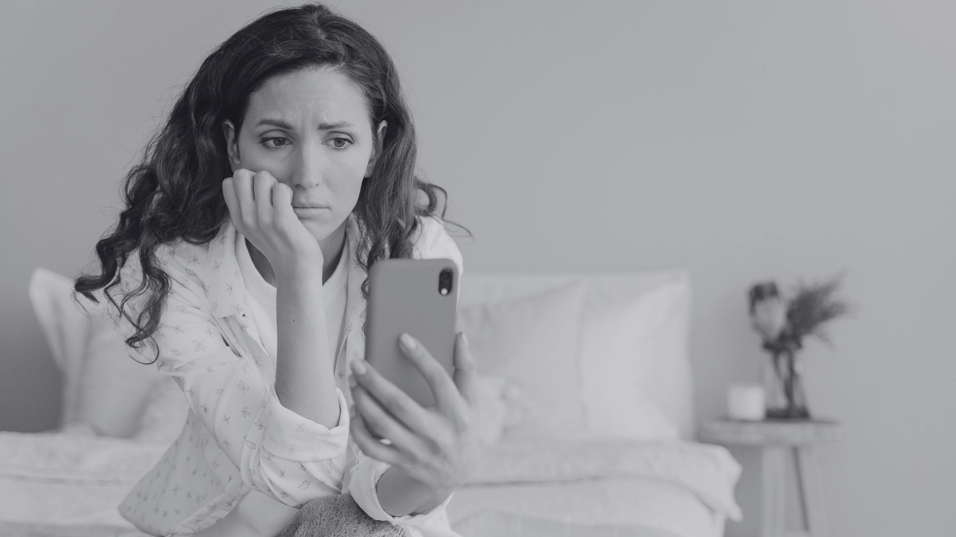 Diccionario de la Felicidad Digital - Miriam Urbano - Bienestar digital - Doomscrolling