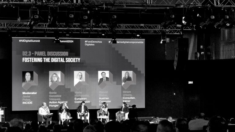 Miriam Urbano - Conferencias - Encuentro de la Ciudadania Digital Comprometida - Fundación Esplai - Madrid